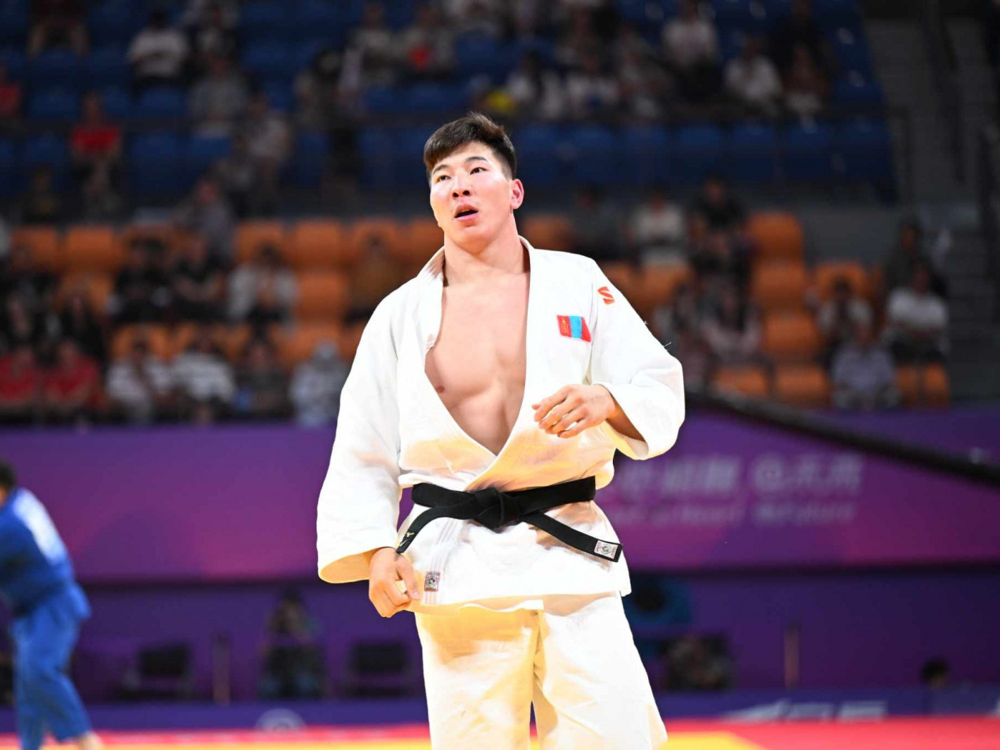 Б.Гончигсүрэн “Ханжоу 2022” наадмын алтан медалийн төлөө барилдана
