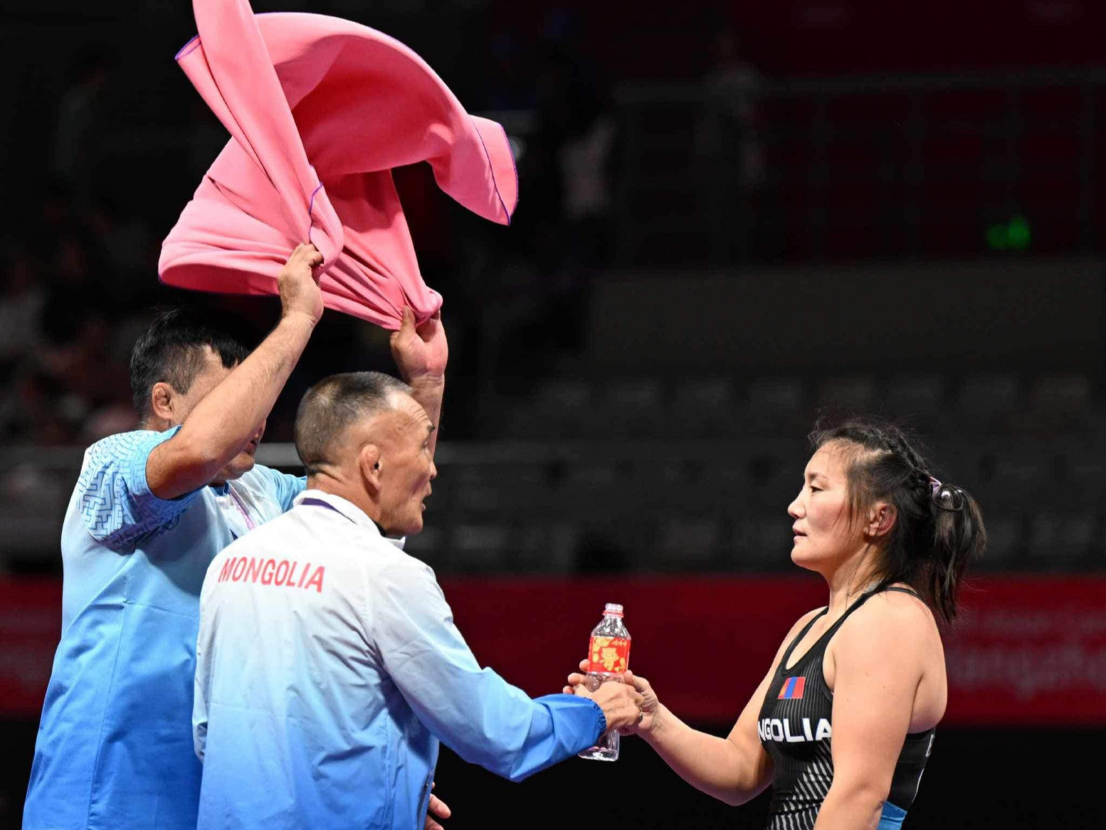 ХАНЖОУ 2022: Э.Даваачимэг хүрэл медалийн төлөө хятадын тамирчин Хун Рэ Шинтэй өрсөлдөнө