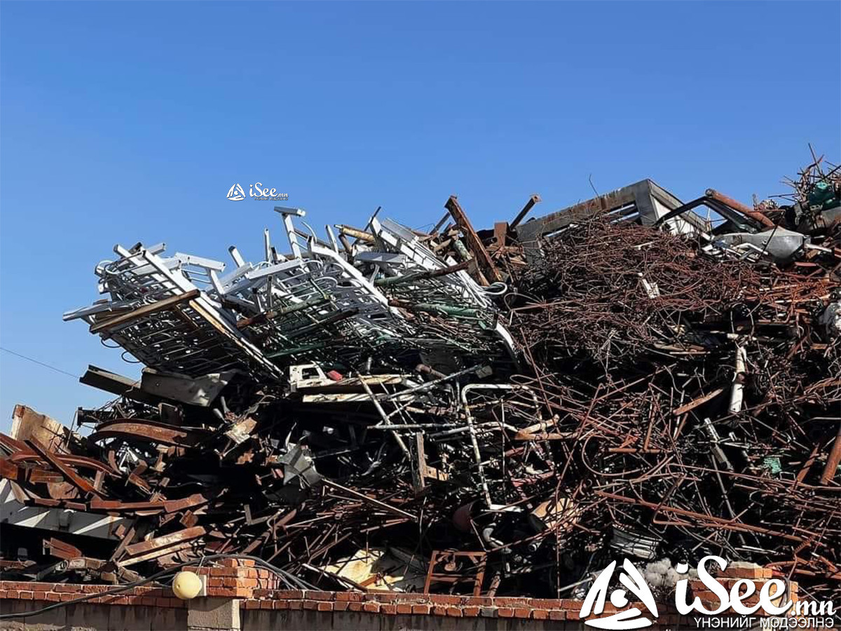 Улсын төсвийн 950 сая төгрөгөөр авсан Яармагийн цагаан хашлагуудыг өчигдөр хурааж, төмрийн цэгт хаяжээ