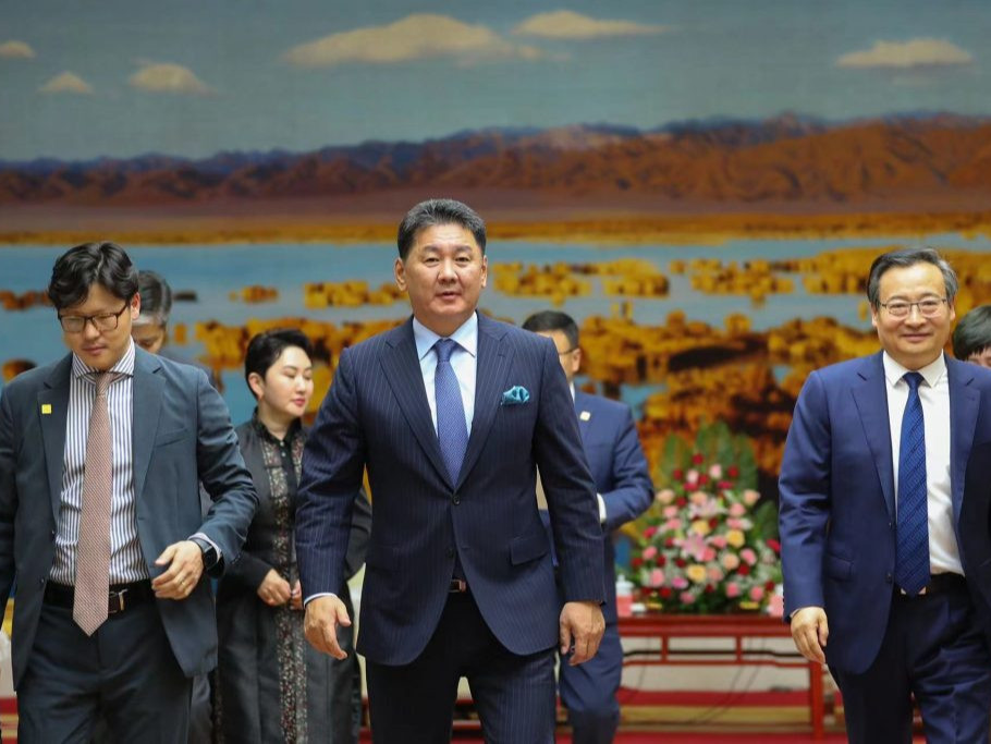 Монгол Улсын Ерөнхийлөгч У.Хүрэлсүх БНХАУ-ын Ниншя хотон үндэстний Өөртөө засах оронд зочлов