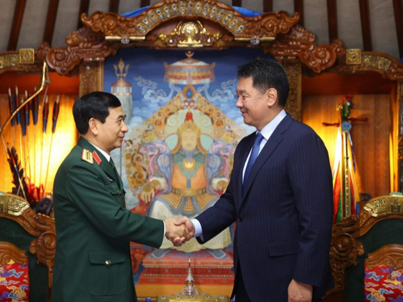 Ерөнхийлөгч У.Хүрэлсүх Вьетнам Улсын Батлан хамгаалахын сайд Фам Ван Зиангийг хүлээн авч уулзлаа