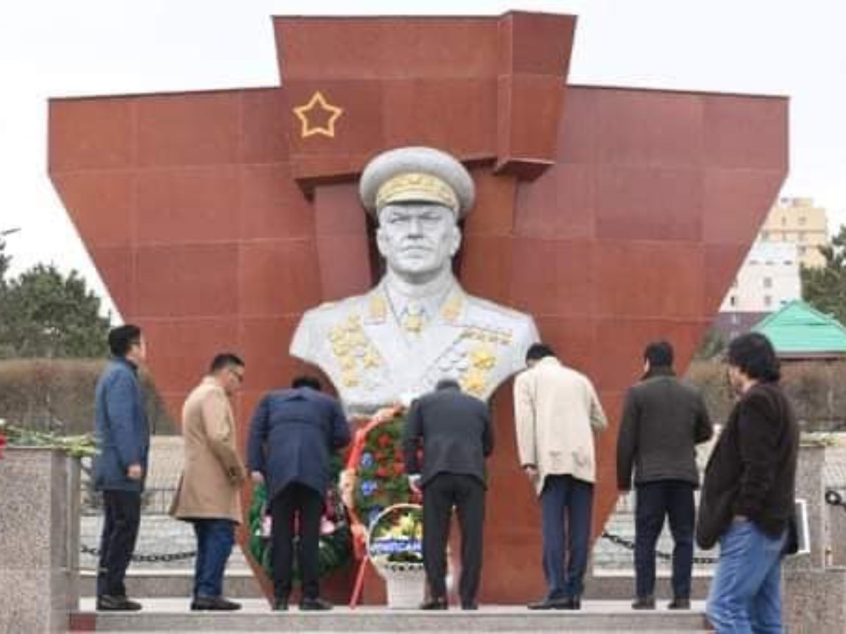 "К.Жуковын хөшөөг Дорнод аймагт босгоно" гэж Оросын элчин сайдын яамнаас мэдэгджээ