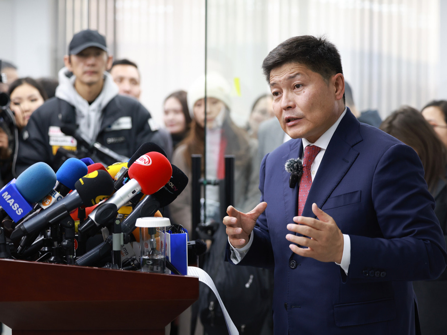 "Төлбөртэй бүсэд амьдарч буй иргэдийг тогтоосон тарифаас 90% хөнгөлнө" гэж Х.Нямбаатар мэдээлжээ /LIVE/