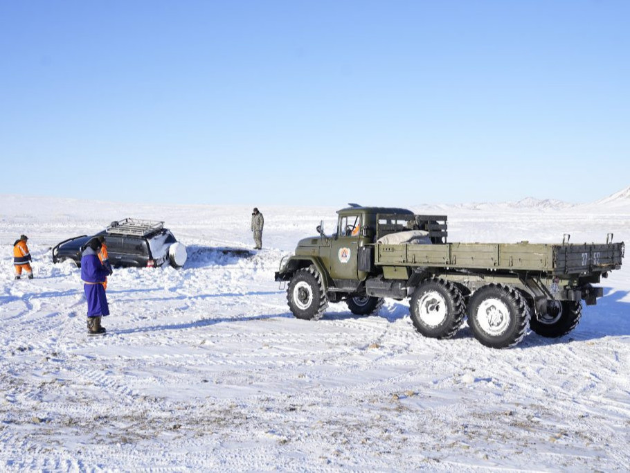 ФОТО: "Төв аймгийн Өндөрширээт суманд цасны зузаан 80 см болж, 2000 мал хорогдоод байна" гэж ОБЕГ-аас мэдэгдлээ