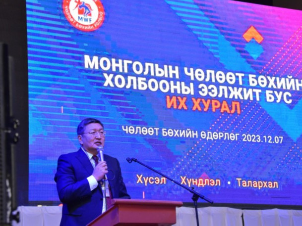 Монголын чөлөөт бөхийн холбоо амжилттай барилдсан тамирчдадаа тус бүр 5 сая төгрөг олгожээ