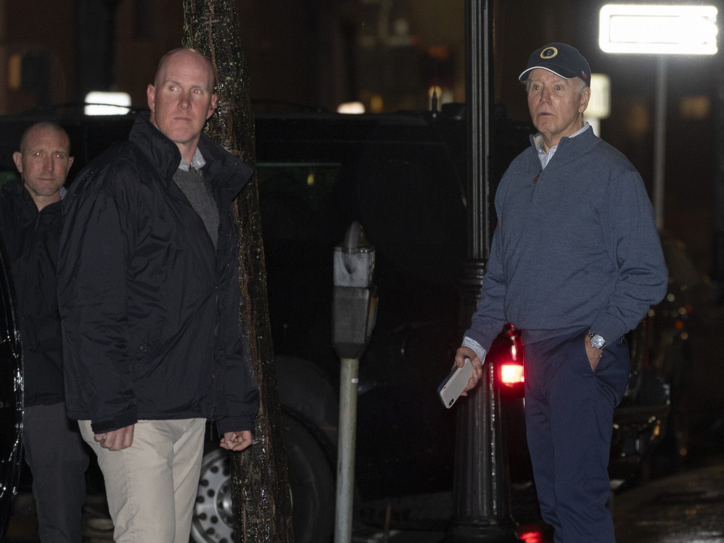 ВИДЕО: АНУ-ын Ерөнхийлөгч Жо Байдены хамгаалалтын цуваа руу машинтай дайрсан хэрэг гарчээ