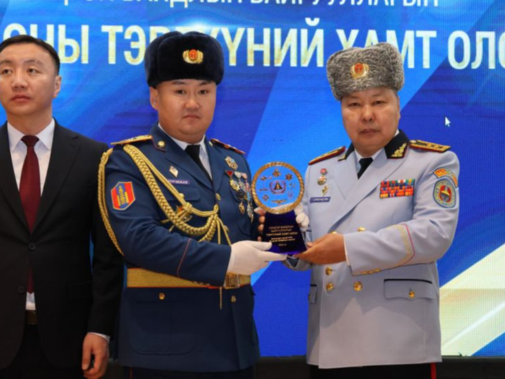 Онцгой байдлын байгууллагын 2023 оны шилдэг алба хаагч, анги, салбарууд тодорлоо