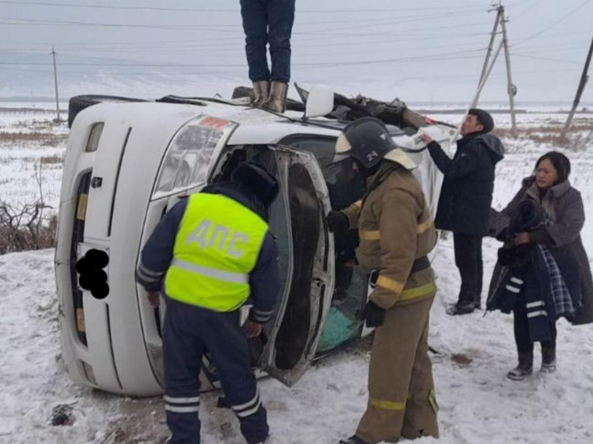 ШУУРХАЙ: Буриадад болсон зам тээврийн ослын улмаас Монгол Улсын таван иргэн хүнд гэмтэл авч, эмнэлэгт хүргэгджээ