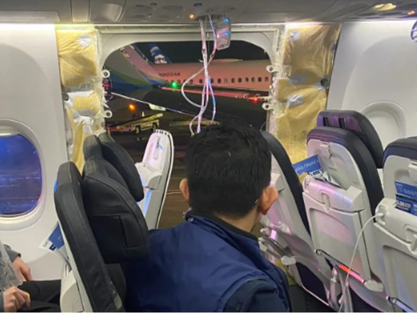 ВИДЕО: "Боинг 737" онгоцны хаалга нь салж унасны улмаас ослын буулт хийсэн явдал АНУ-д гарчээ