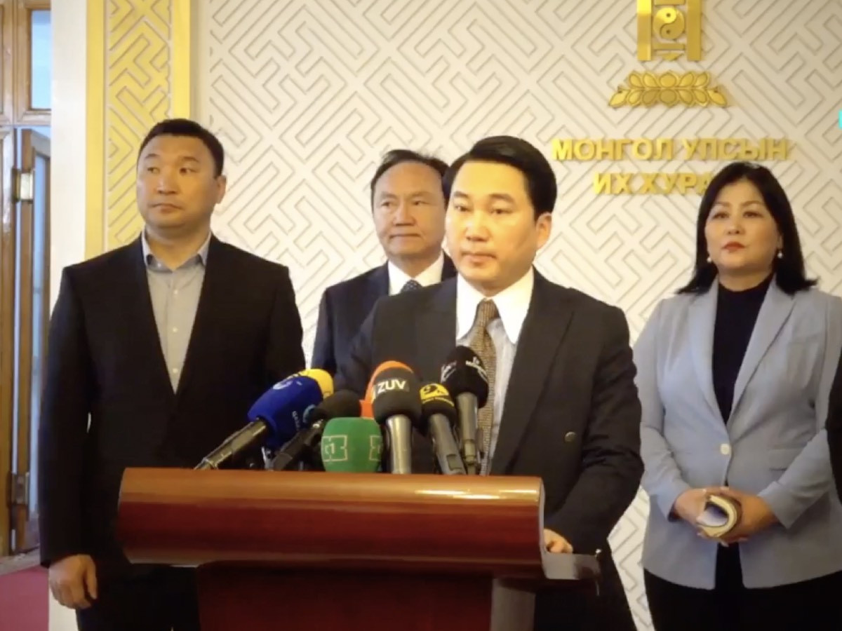 LIVE: Ч.Хүрэлбаатар сайд Монгол Улсын газар нутгийн бүрэн бүтэн байдалд заналхийлсэн хуулийн төслөө эргүүлэн тат гэж АН-аас мэдэгдлээ 