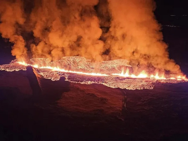 Галт уул дэлбэрсний улмаас хотын бүх хүн амыг нүүлгэн шилжүүлжээ