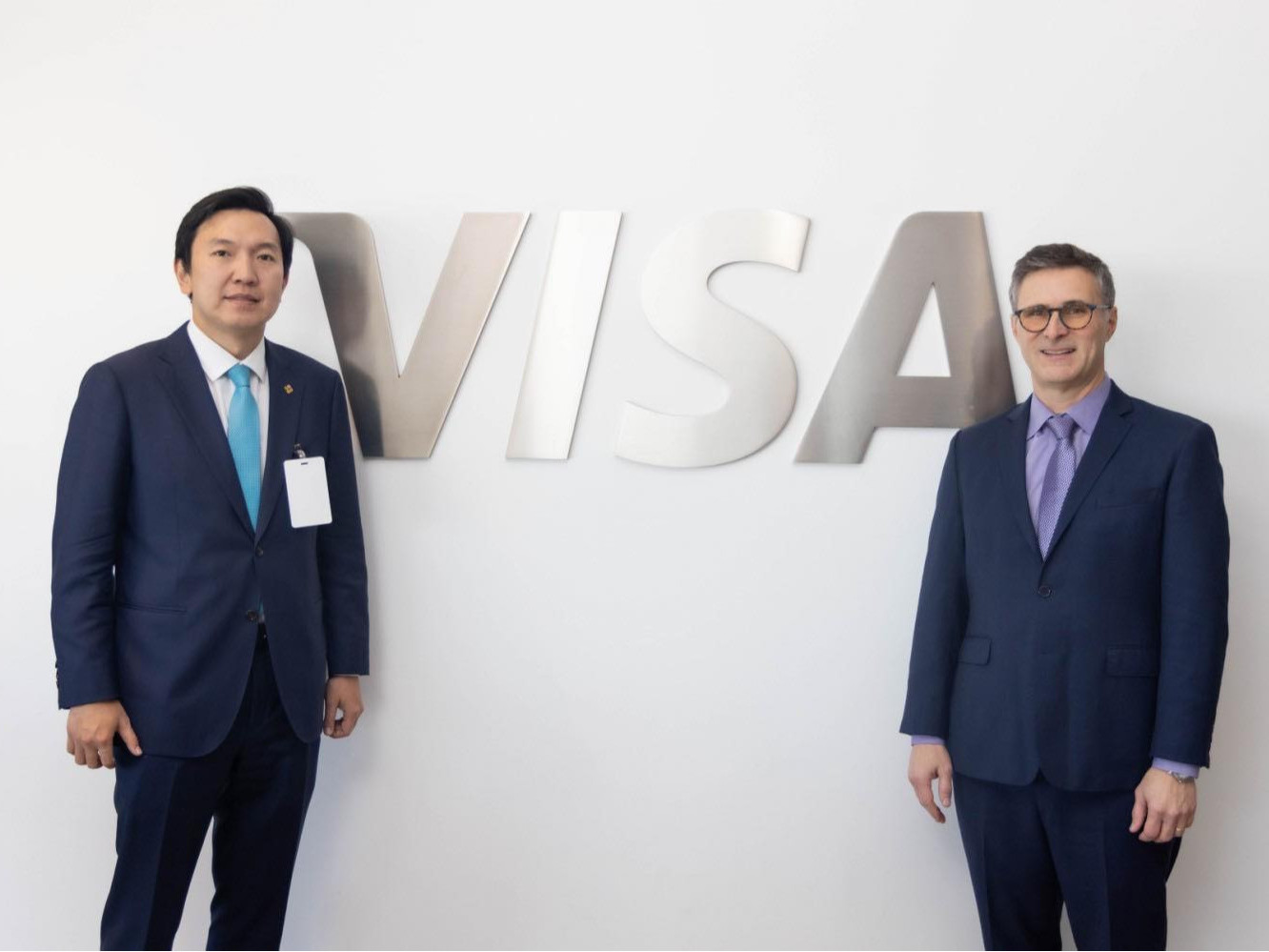 Н.Учрал: “Apple pay”–тай хосолсон "Visa" картын үйлчилгээг Монголд зургаадугаар сард багтан нэвтрүүлнэ