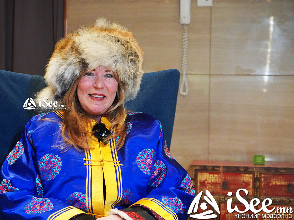 Фиона Донкастер: Монгол орноор тэмээтэй аялахад яг л өөр гараг дээр байгаа юм шиг гайхалтай мэдрэмжийг төрүүлсэн /ВИДЕО/