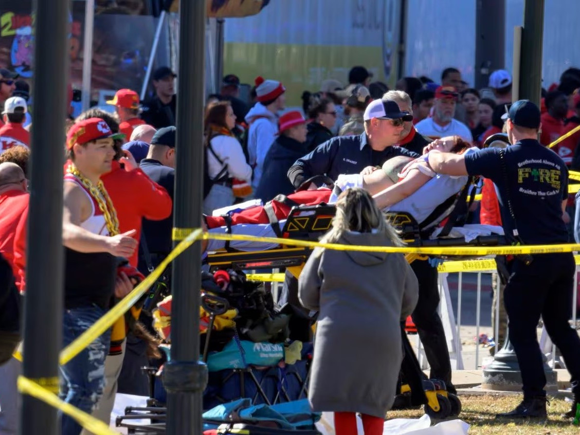 ВИДЕО: АНУ-д болсон “Супер боул” тэмцээний үеэр үл таних этгээд гал нээж нэг хүн нас барж, 21 хүн шархаджээ