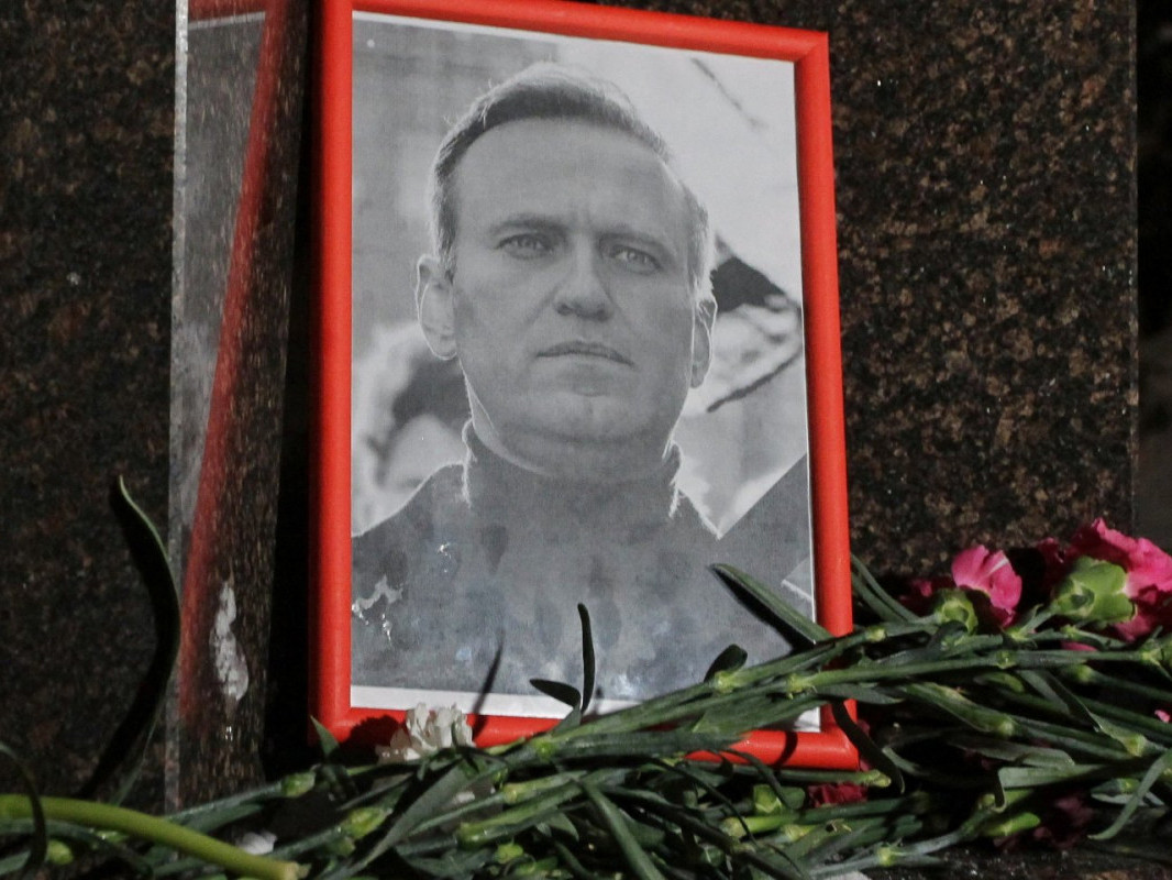 А.Навальныйгийн цогцсыг ээжид нь өгчээ