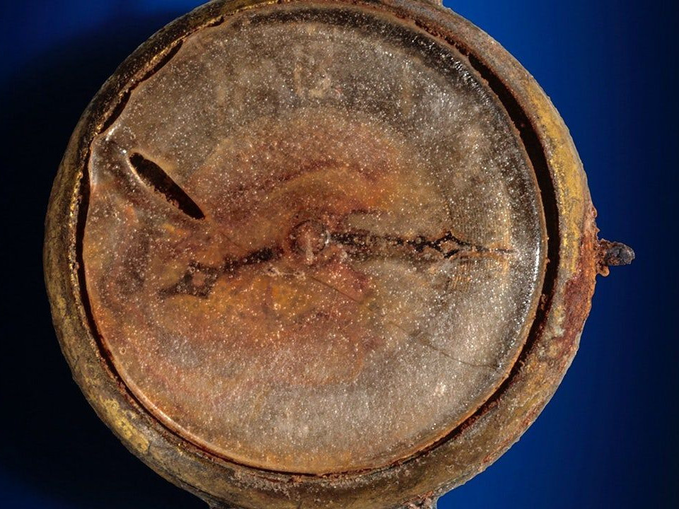 Японы Хирошима хотод атомын бөмбөг дэлбэрэх үеэр хайлсан бугуйн цаг дуудлага худалдаагаар 31 мянган ам.долларын үнэд хүрчээ