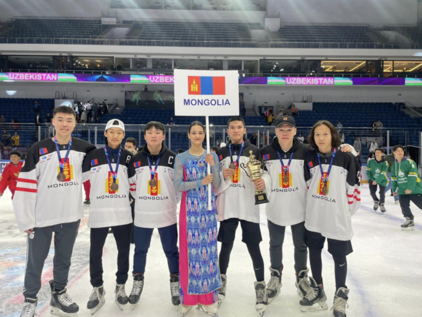 Монголын хоккейн баг Азийн аваргаас хүрэл медаль хүртжээ