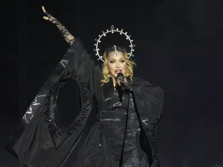 ВИДЕО: Мадонна 40 жилийн карьерынхаа хамгийн том концертыг үнэгүй хийж, түүний тоглолтыг 1.6 сая хүн үзжээ