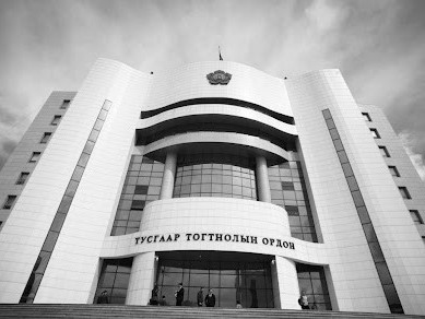 Хонины арьс нөмөрсөн чоно: “Листээр” далдалсан луйврын схем