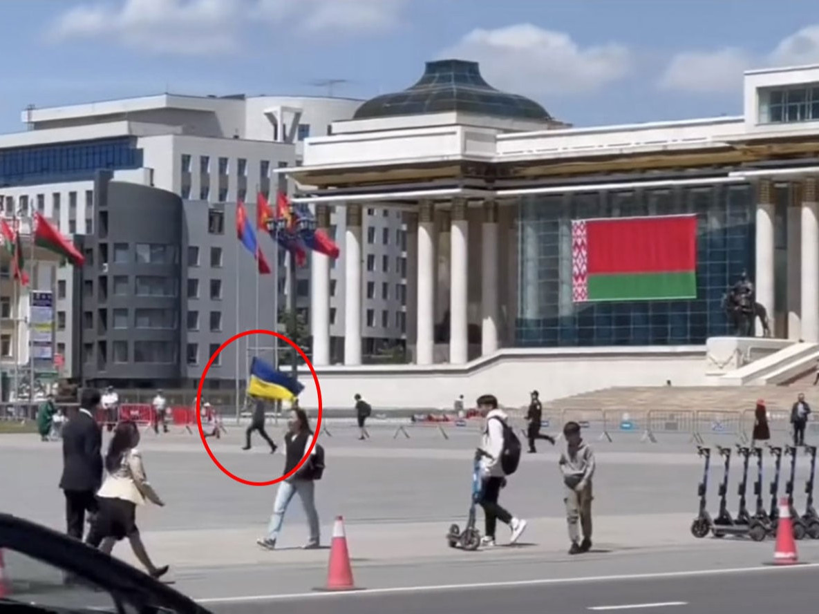 ВИДЕО: А.Лукашенкогийн айлчлалыг эсэргүүцсэн иргэдийг баривчлах үеэр авсан "Мах ачиж байгаа юу" хэмээх бичлэг олон нийтийн сүлжээнд нийтлэгджээ
