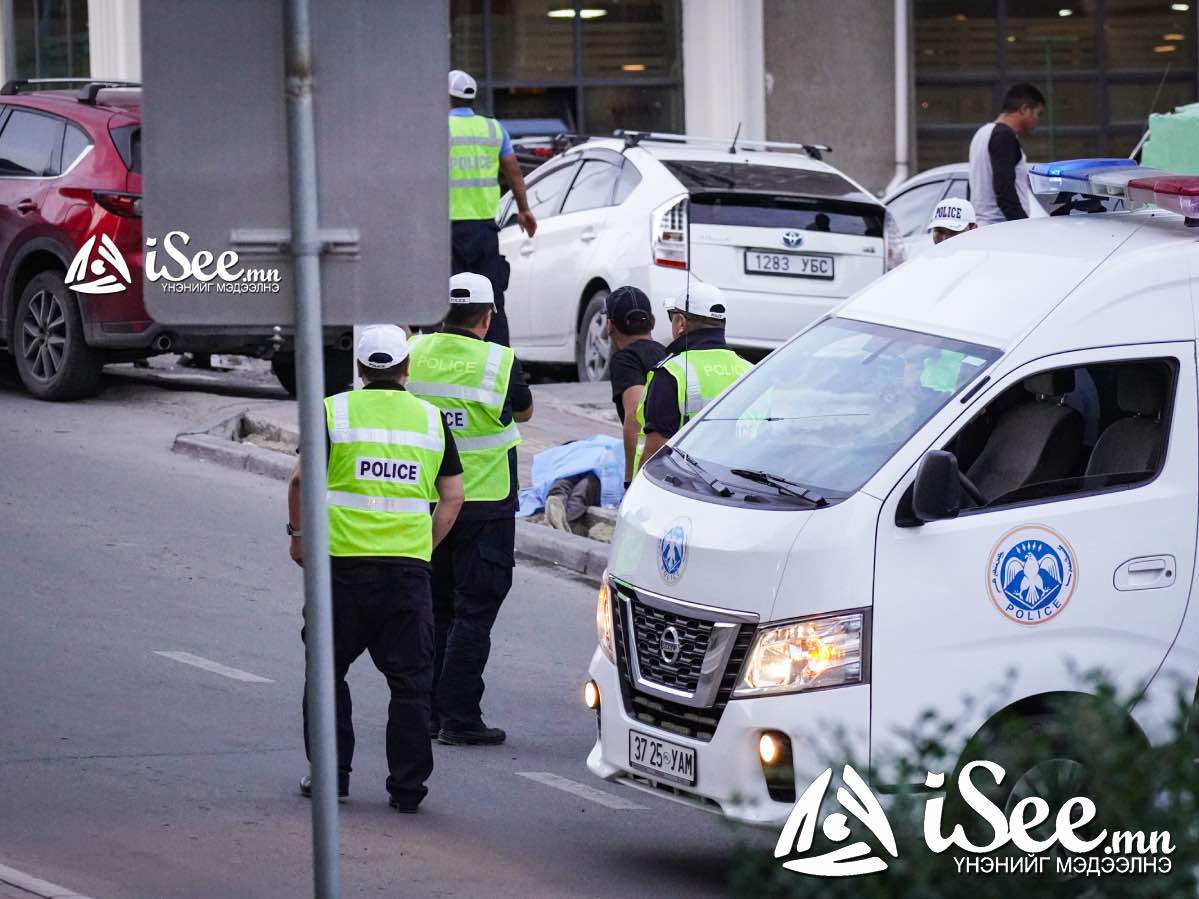 Өмнөговь аймагт ачааны хоёр автомашин мөргөлдөж 52 настай, эрэгтэй амиа алджээ