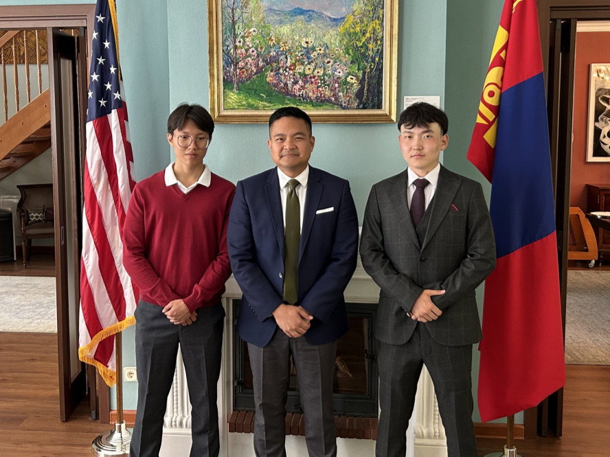 АНУ-ын Тэнгисийн цэргийн академи болон Цэргийн академид Монголоос хоёр оюутан тэнцжээ