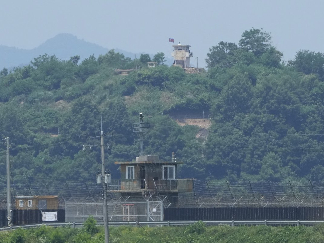 Хойд Солонгосын цэргүүд хоёр дахь удаагаа Өмнөд Солонгосын хилийн шугамыг давжээ