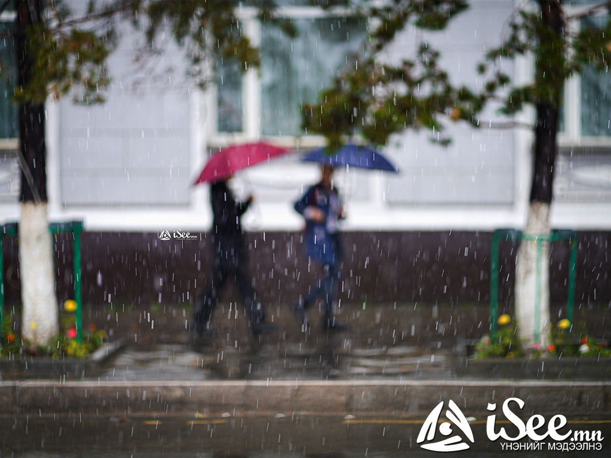 Улаанбаатарт дуу цахилгаантай бага зэргийн аадар бороо орж, 20 градус дулаан байна