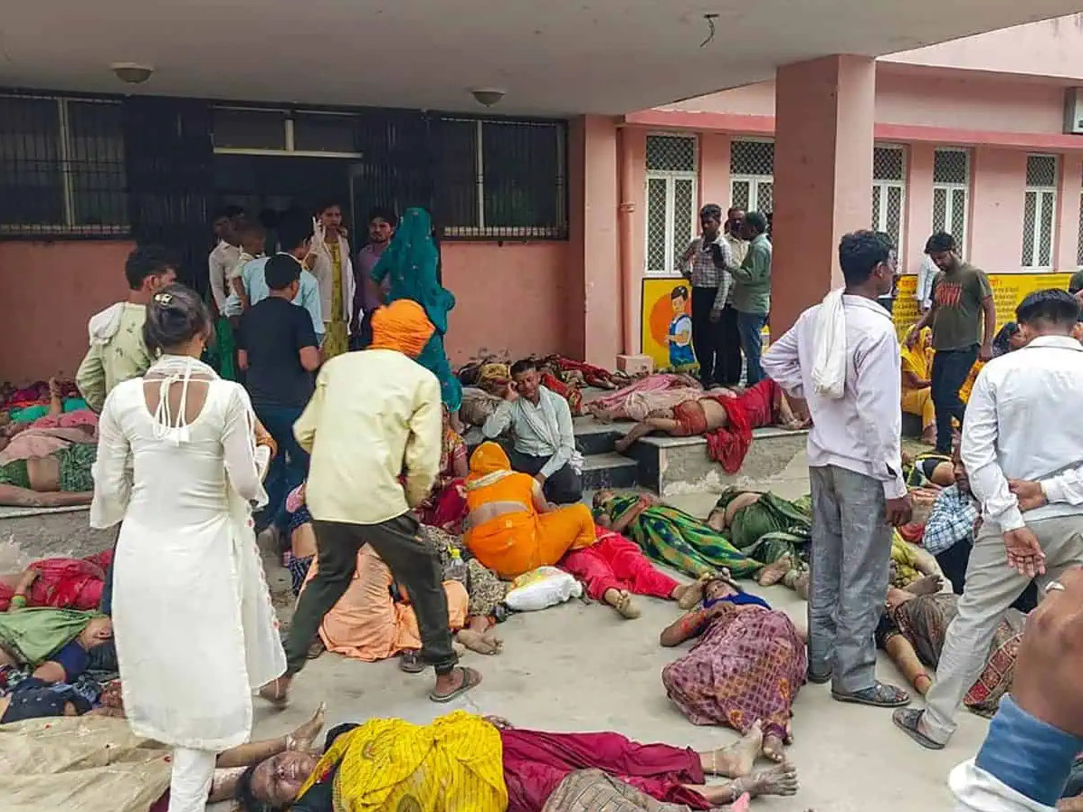 Энэтхэгт болсон хинду шашны арга хэмжээний үеэр хэт шахцалдаан үүсэж, 116 хүн амиа алджээ