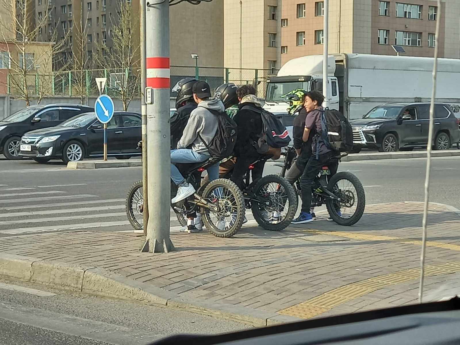 18 хүрээгүй хүүхдүүдийг суррон унаж замын хөдөлгөөнд оролцуулахыг хориглох санал гаргалаа