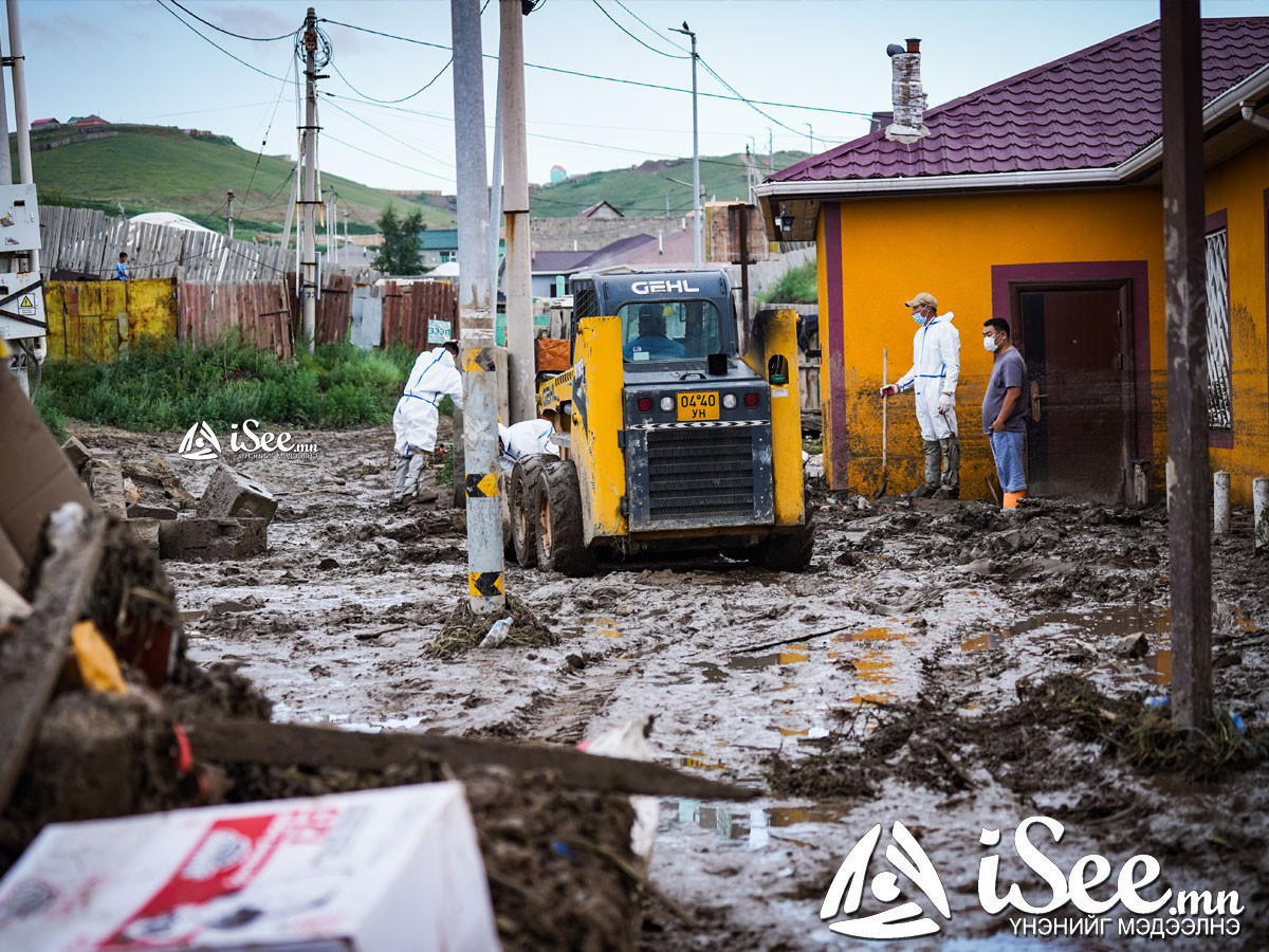 Өнгөрсөн оны 7,8 дугаар сарын үерт өртсөн Дарь-Эх орчмын айлуудад 2.2 тэрбум төгрөгийн тусламж олгожээ 