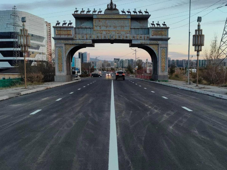 Их тэнгэрийн уулзвараас "И-март" хүртэлх авто замыг шинэчилж, хөдөлгөөнийг нээлээ