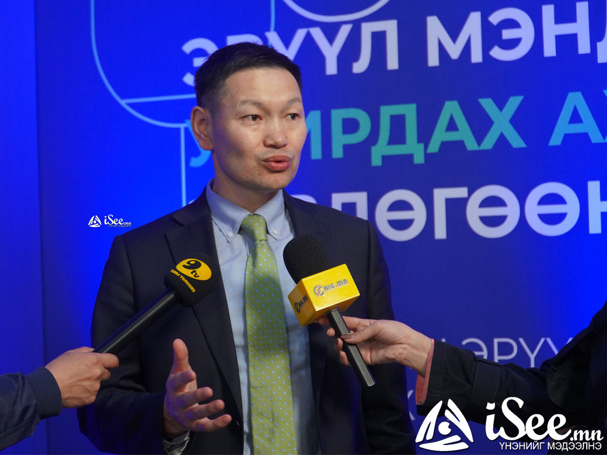 LIVE: 1000 гаруй эмнэлгийн ажилчид цугларч, Эрүүл мэндийн салбарт тулгамдаж буй асуудлыг хэлэлцэв 