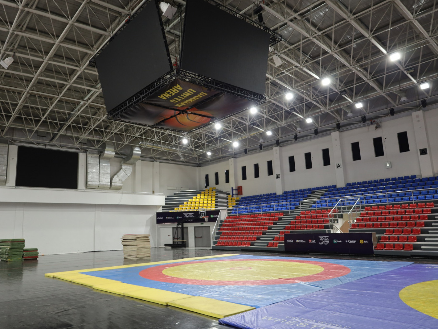 “Darkhan United Arena”-ын агаар сэлгэлтийн сэнсийг буруу харуулж угсарснаас дусаал гоожиж лигийн тоглолт саатсан гэх дүгнэлт гарчээ