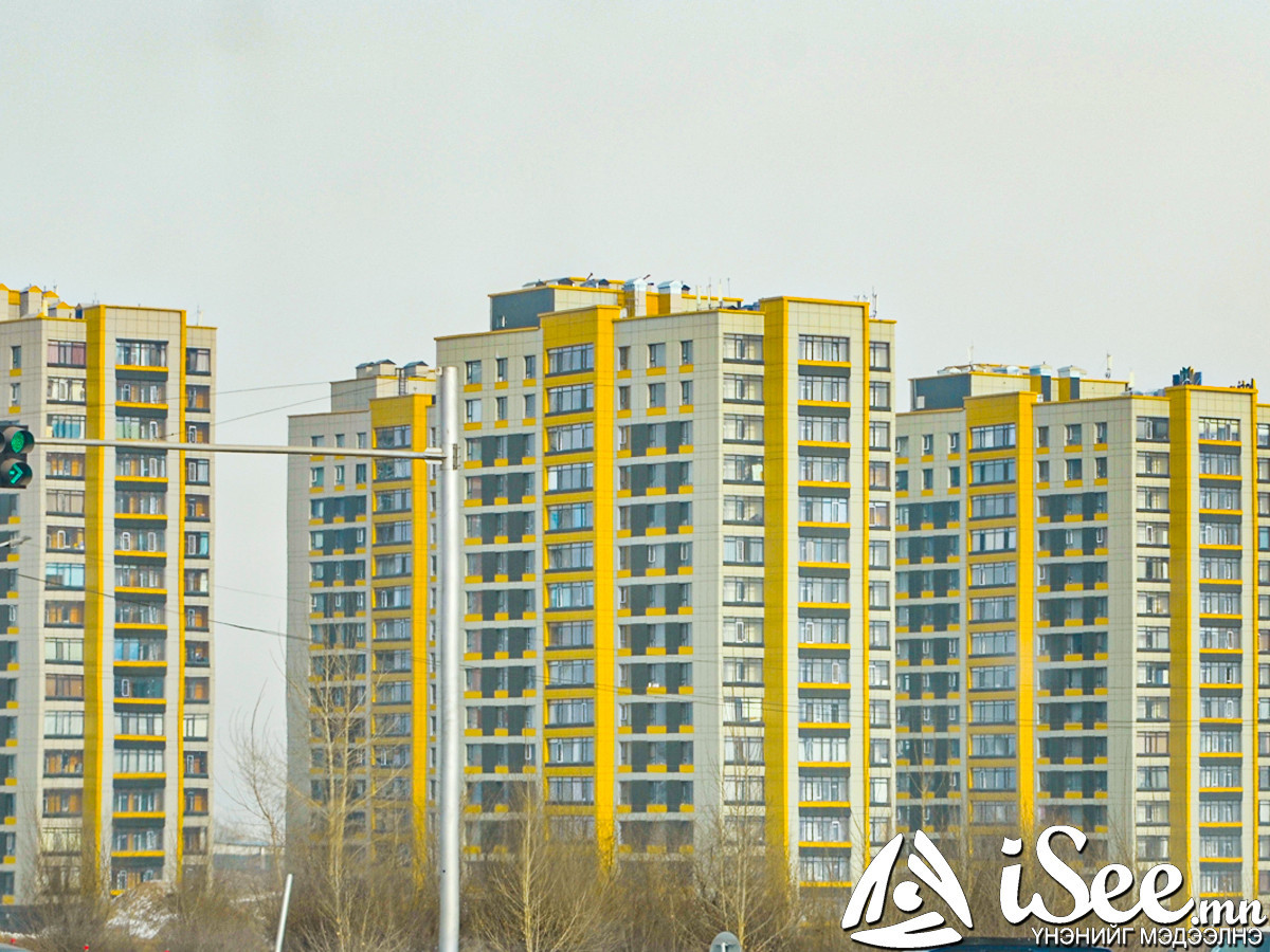 Улаанбаатарт шороон шуурга шуурч, 10 градус дулаан байна