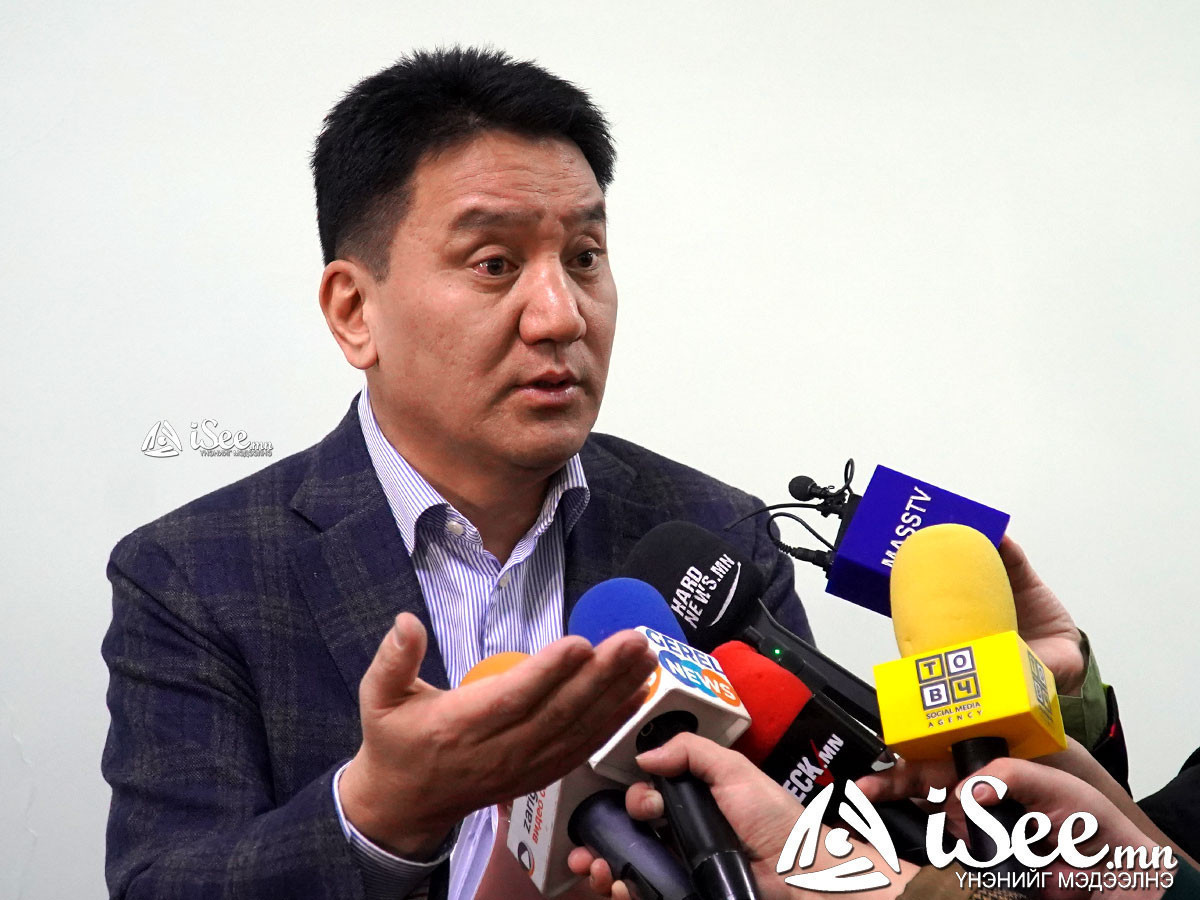 "Краны хэсэг унаж айлын цонх хагалсан асуудалтай манай компани хамаагүй. Гүйцэтгэгч компани хариуцлага хүлээнэ" гэж Ж.Ганбаатар мэдээлжээ