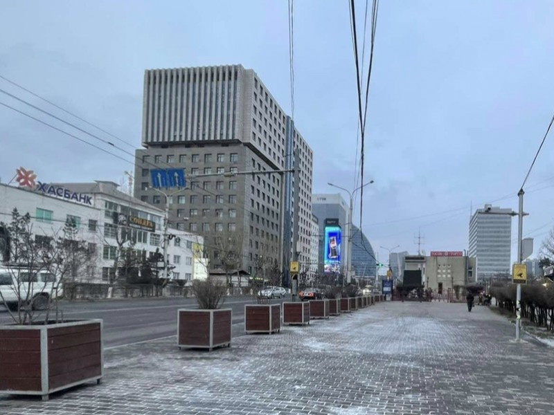 Явган хүний зорчих хэсэгт зөвшөөрөлгүй байршуулсан ТҮЦ-үүдийг нүүлгэн шилжүүлжээ