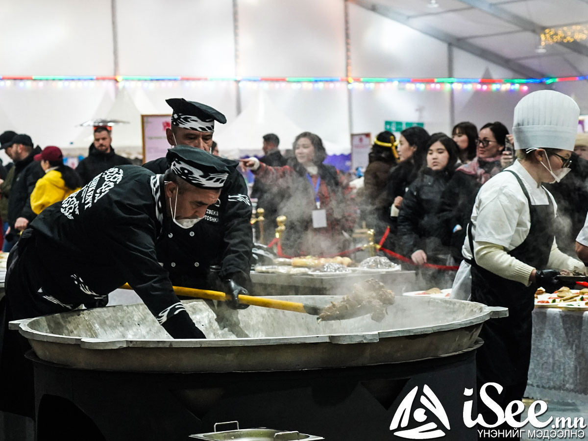 "UB food" фестивалийн хүрээнд өнөөдөр "Шорлог, самса хэн хурдан идэх вэ, " тэмцээн болно