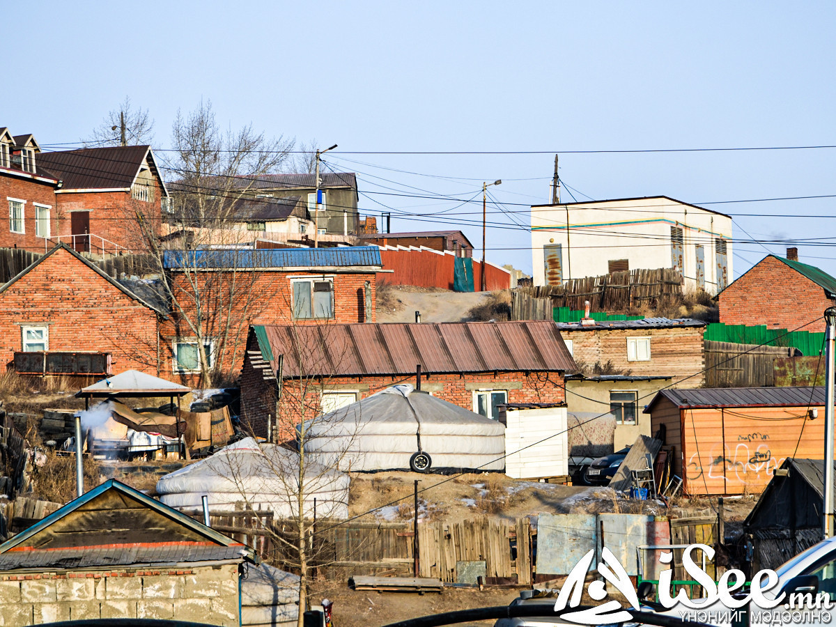 СЭРЭМЖЛҮҮЛЭГ: Айлын гэрийн тооноор орж, бага насны хүүхдийнх нь биед халдаж, гар утсыг нь дээрэмджээ