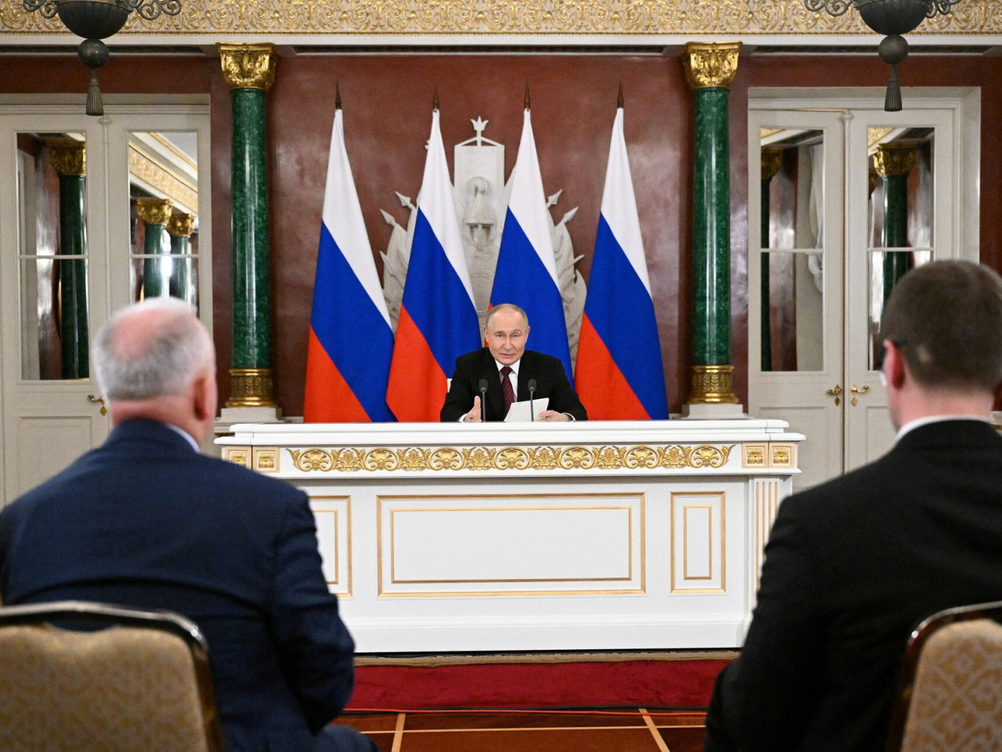 ОХУ-ын Ерөнхийлөгч В.Путин "дайныг шийдвэрлэх" талаар Украинтай шууд яриа хэлэлцээ хийх саналыг өнөөдөр гаргажээ