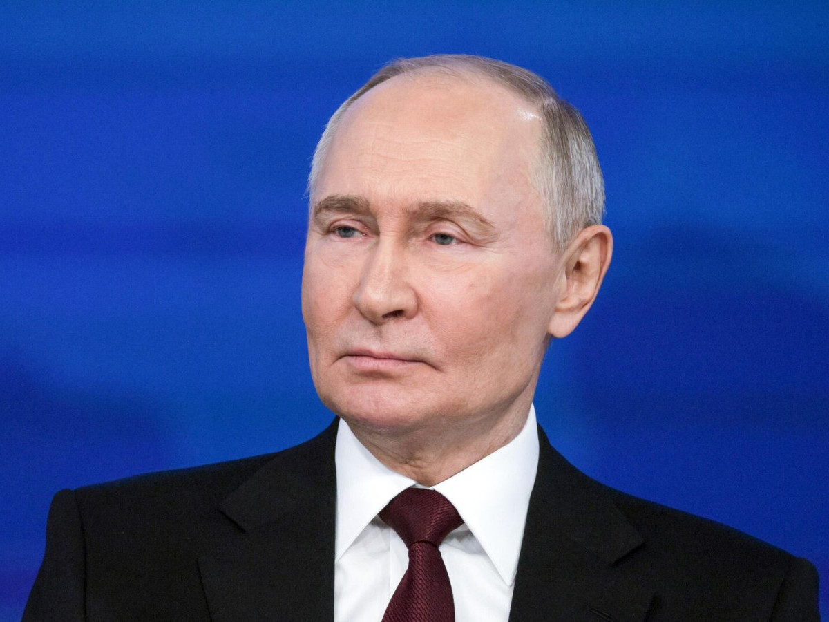 В.Путин Ерөнхийлөгч У.Хүрэлсүхтэй Москвад уулзах үеэрээ "Бага оврын атомын цахилгаан станцыг монголд барих" саналтай байгаагаа ярьжээ