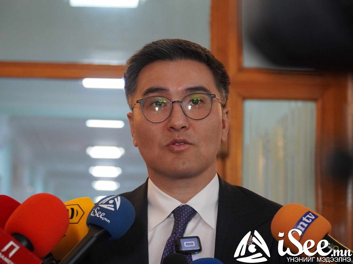 Ч.Лодойсамбуу: Ерөнхий сайд хамтарсан намуудаа золионд гаргаж өөрөө босоогоороо үлдэх гэж байна