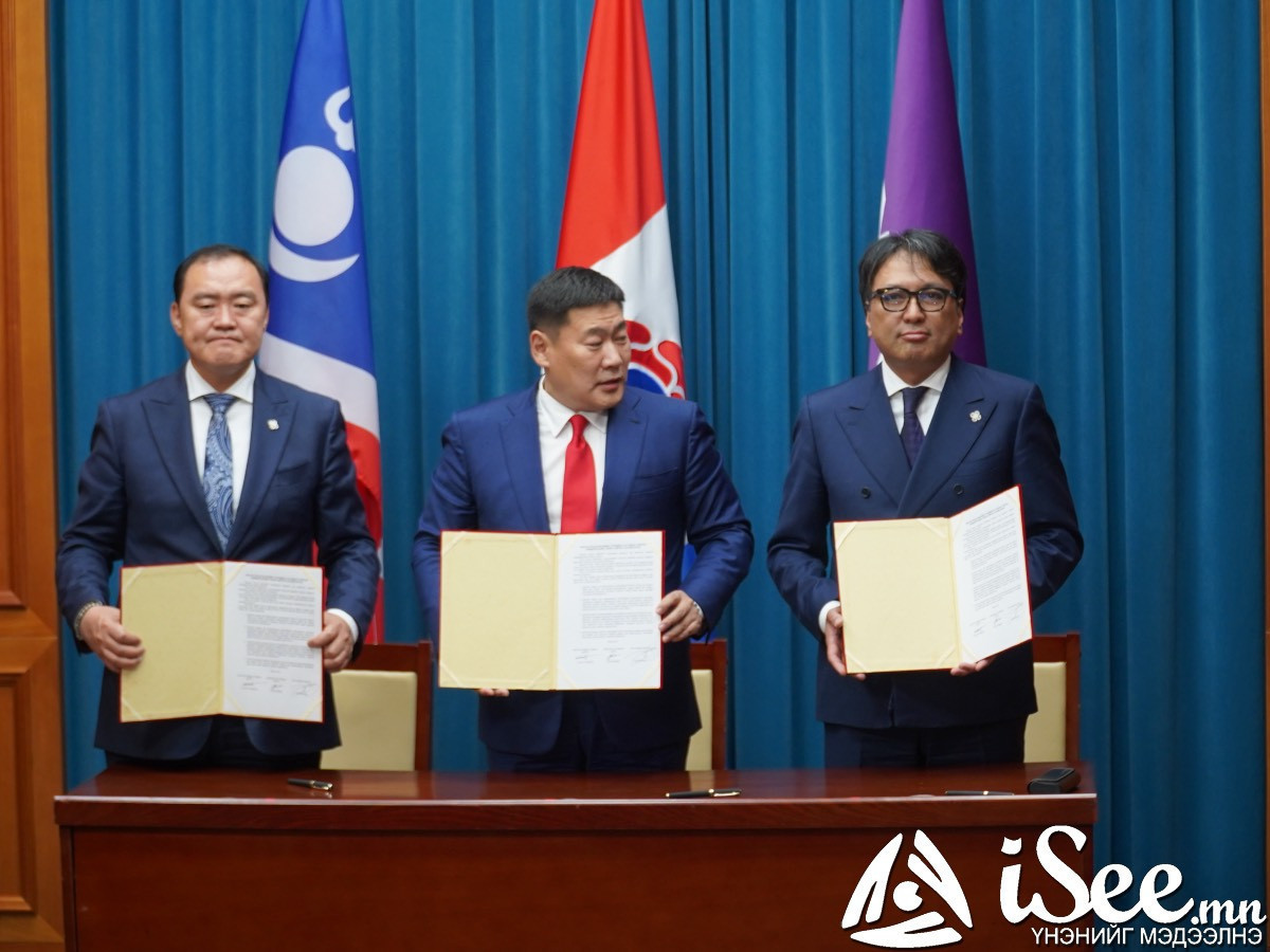АН-ын дарга Л.Гантөмөр яг одоо Ерөнхий сайд Л.Оюун-Эрдэнэтэй уулзаж байгаа бөгөөд тэд хамтарсан Засгийн гэрээгээ дүгнэнэ