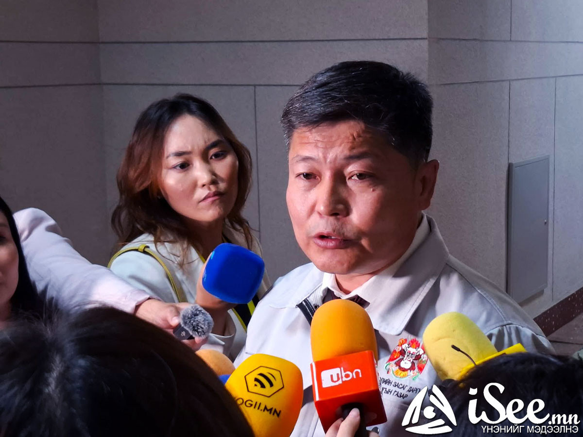 Х.Нямбаатар: Пиджак өмсөөд явахаар даргын суудалд санаархаж байна гээд байхаар нь өнөөдрөөс сольчихлоо