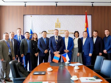 Чех улсаас монгол улсад суугаа онц бөгөөд бүрэн эрхт элчин сайд Ян Вытопил тэргүүтэй төлөөлөгчдийг хүлээн авч уулзлаа