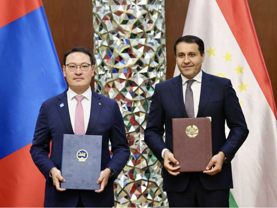 Монгол Улсад орчин цагийн харилцаа холбоо, мэдээллийн технологийн салбар хөгжсөний 104 жилийн ойн мэнд хүргэв