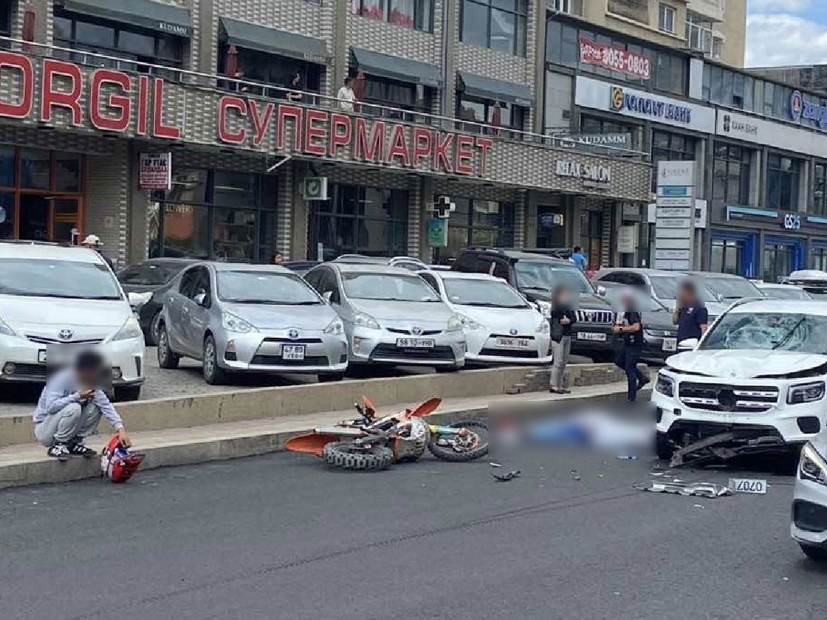 СЭРЭМЖЛҮҮЛЭГ: Оргил худалдааны төвийн зүүн замд гарсан ослын улмаас мотоциклийн жолооч 41 настай эрэгтэй нас баржээ