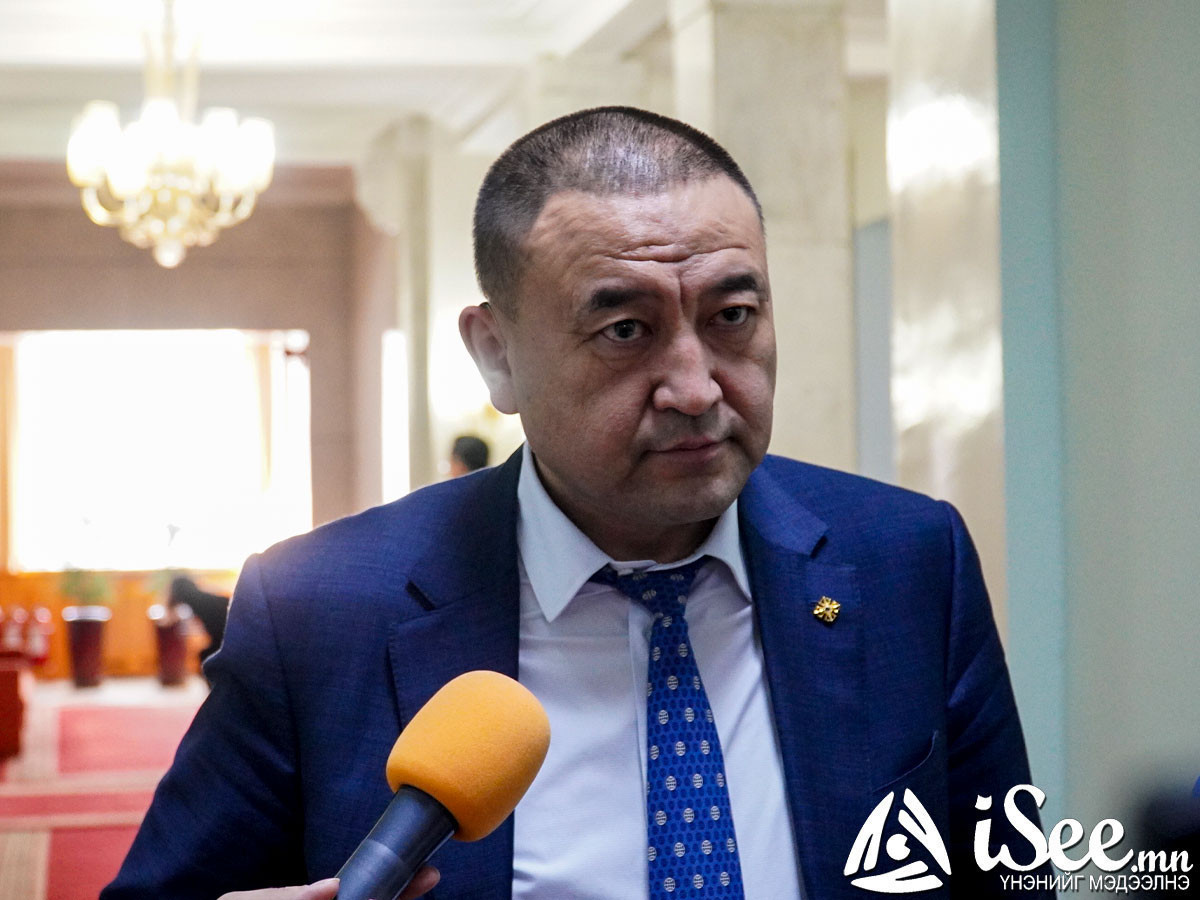 Б.Чойжилсүрэн: Наадмын талбайд биш Улаангом хотын 2,4,11 дүгээр багийн цахилгаан хангамжийг шийдсэн