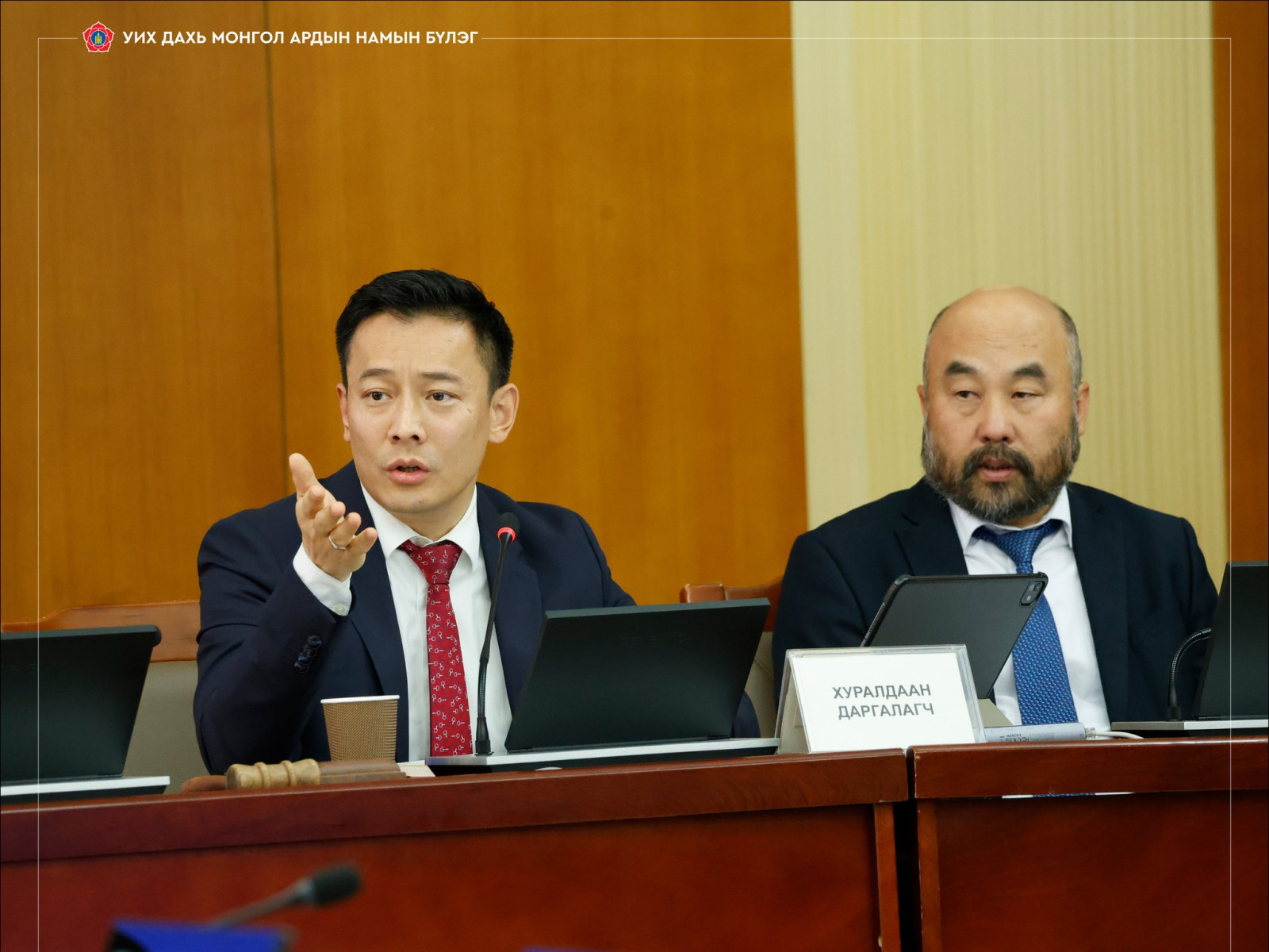  Оюу толгойн удирдлагуудыг ирүүлж хуралдааныг хаалттай явуулж мэдээлэл авья гэсэн санал гаргасан учир хэлэлцэхээс хойшлууллаа 