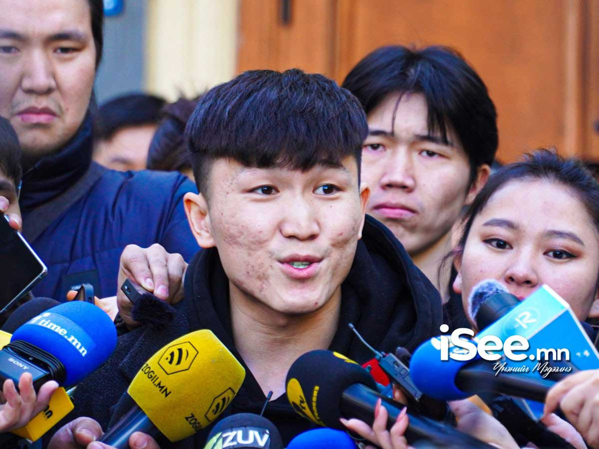 ШУУРХАЙ: Л.Оюун-Эрдэнийн эсрэг жагсаж байсан О.Уламсайханыг найм хүртэл жилийн хорих ялтай зүйл ангиар яллаж, хэргийг шүүхэд шилжүүлжээ